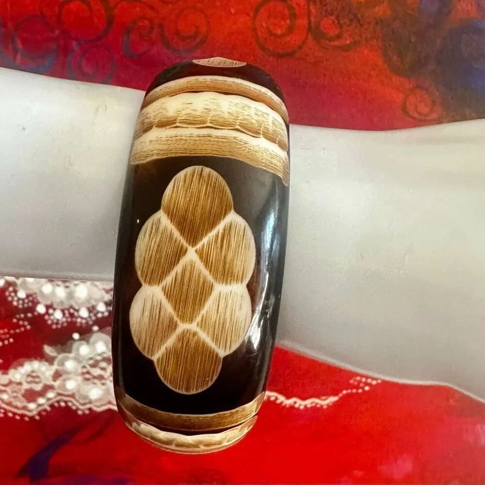 Hand-Carved Coconut Shell Inlay Resin Bangle